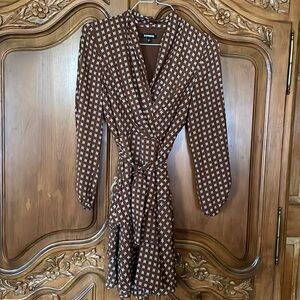 EXPRESS BROWN BEIGE DRESS WITH TIE WAIST LONG SLEEVE WORN ONCE SMALL EXCELLENT